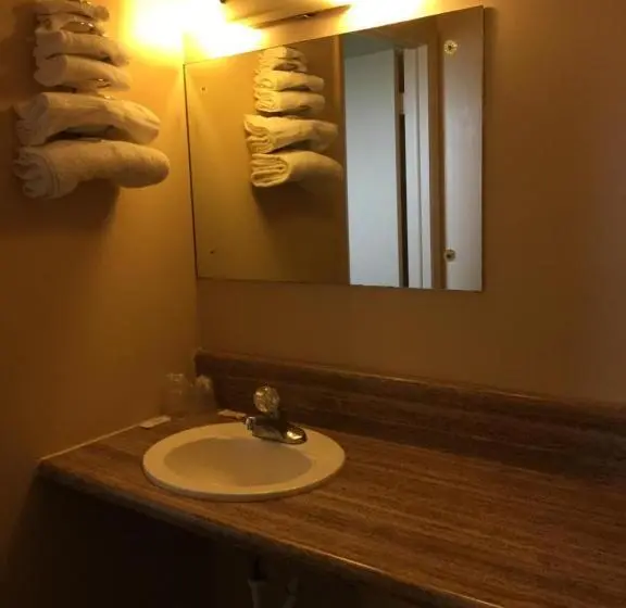 Deluxe-studio, Deluxe Inn