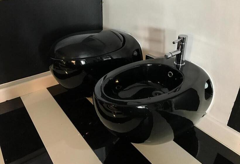 Suite con Balcone, The Music Fable