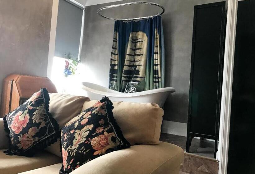 Suite Letto King, The Music Fable