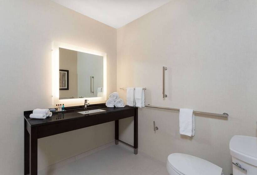 חדר דלוקס, Wingate By Wyndham Altoona Downtown/medical Center