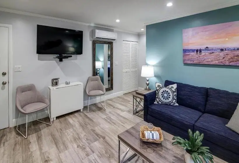 スタンダードスタジオ, Maydee Suites In Florida