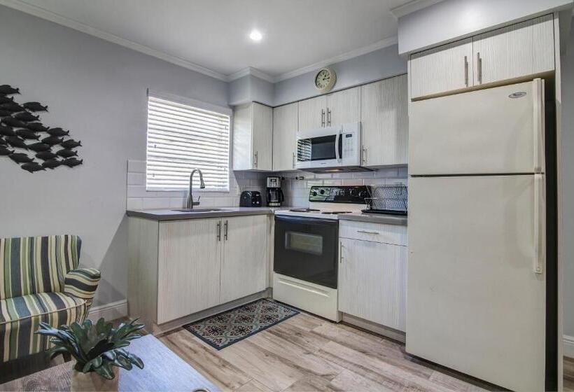 标准工作室, Maydee Suites In Florida