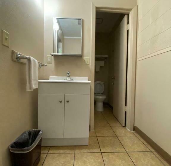 スタンダードルーム, Regency Inn