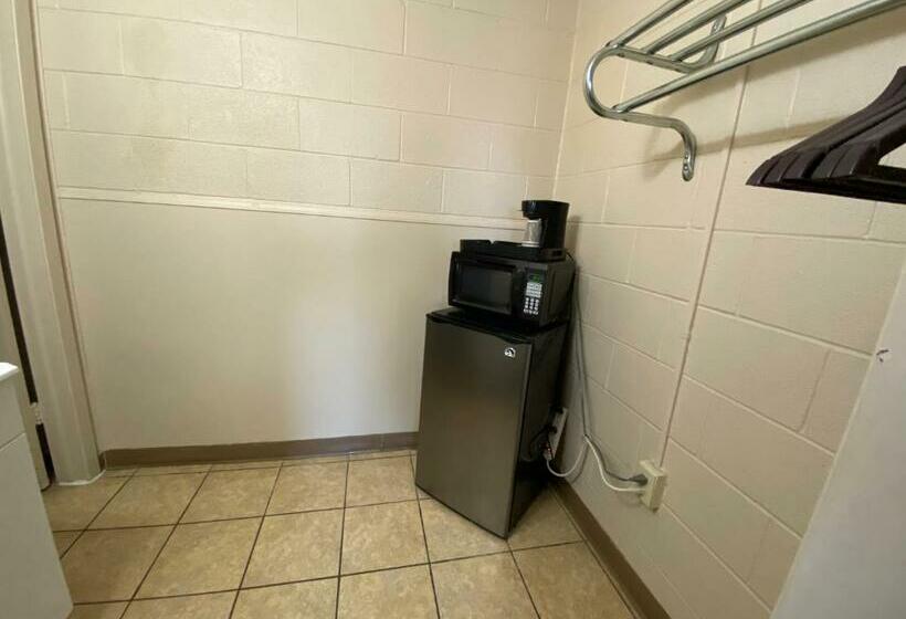 スタンダードルーム, Regency Inn