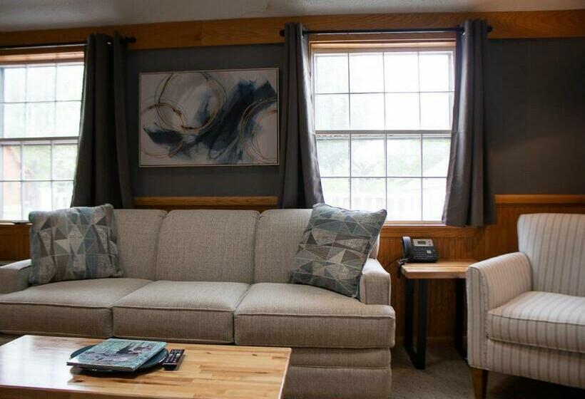 جناح عائلي, New England Inn & Lodge