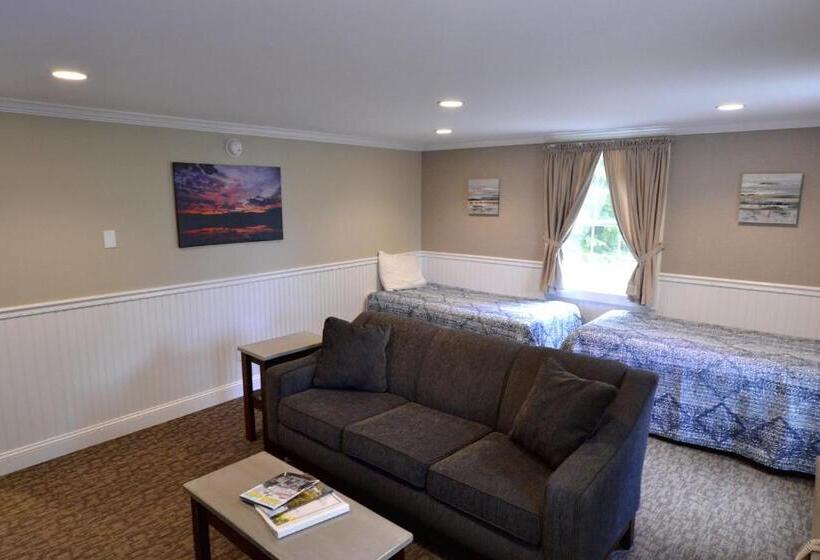 Family Suite, New England Inn & Lodge