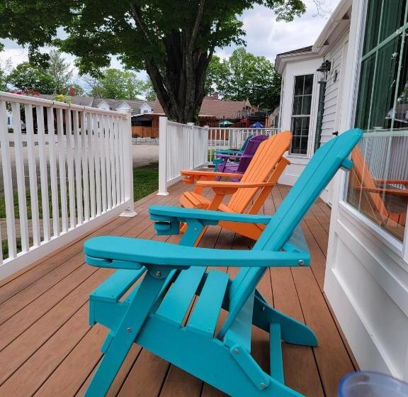 جناح, New England Inn & Lodge