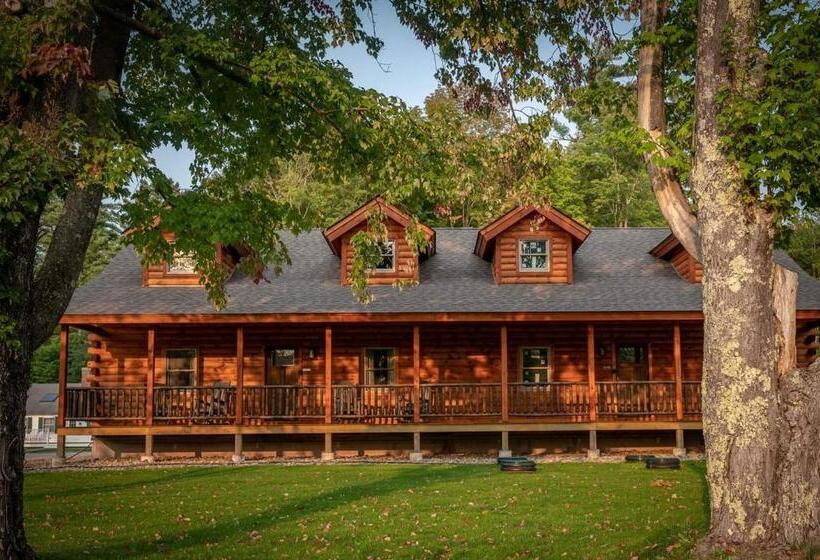 منزل 3 غرف نوم, New England Inn & Lodge