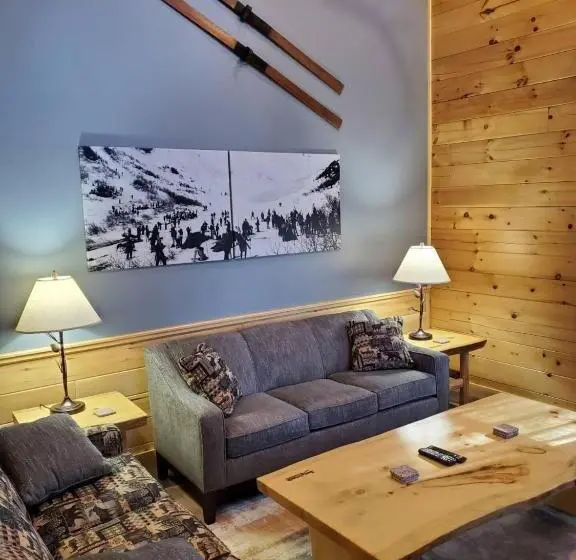 1ベッドルームハウス, New England Inn & Lodge