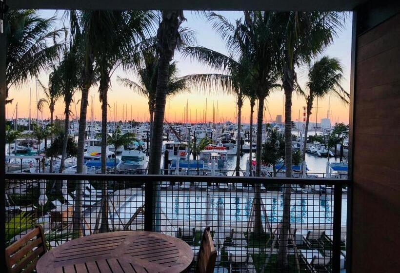 חדר סטנדרט מותאם לאדם עם מוגבלויות, The Perry Hotel & Marina Key West