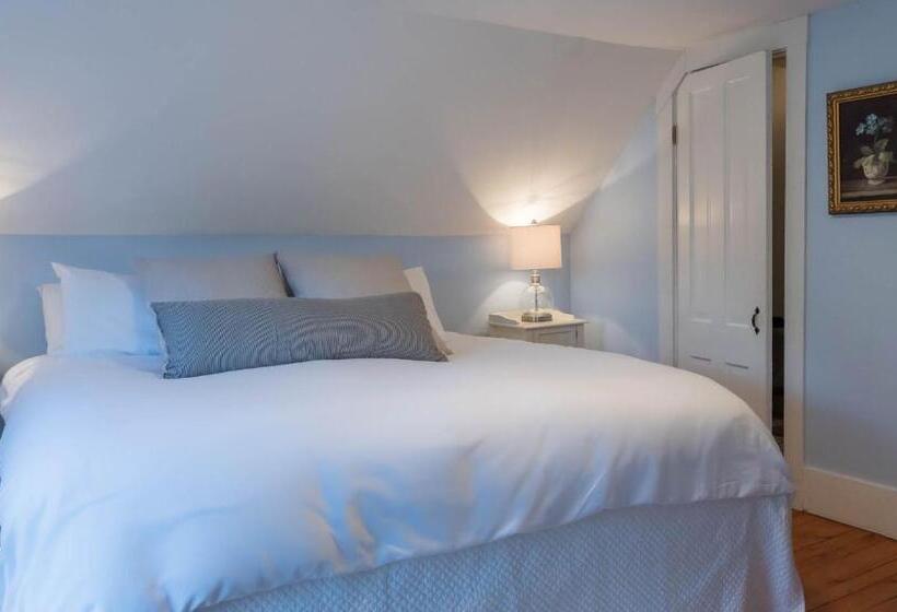 غرفة قياسية سرير كينج, Woodbridge Inn Bed & Breakfast