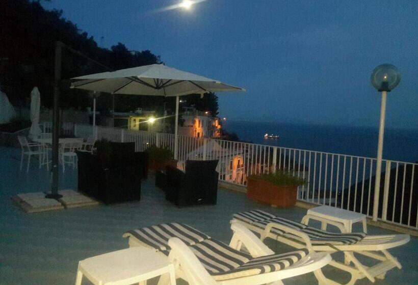 חדר משפחתי, Le Terrazze Di Cristina