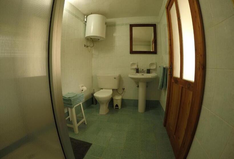 اتاق استاندارد با چشم‌انداز استخر, Shanti Ghar Gozo