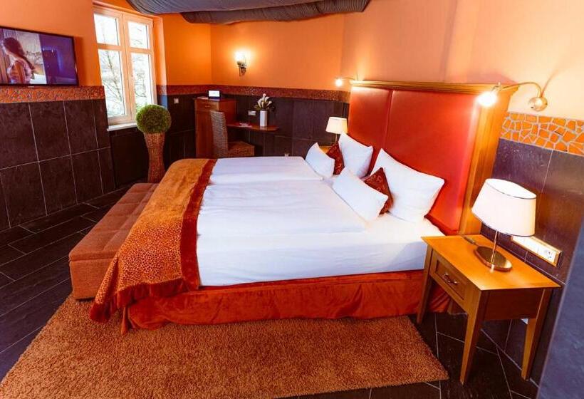 小型豪华套房, Bei Schumann