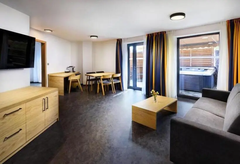 Deluxe-huoneisto 1 Makuuhuone, Galeria Thermal Bešeňová