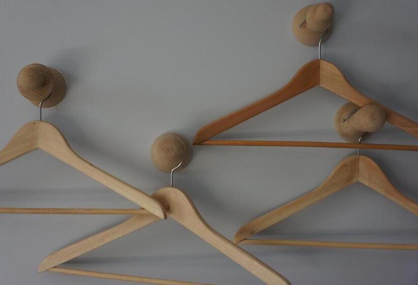 Номер Комфорт, Hôtel Courtille De Solutré