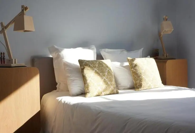 Comfort-huone, Hôtel Courtille De Solutré