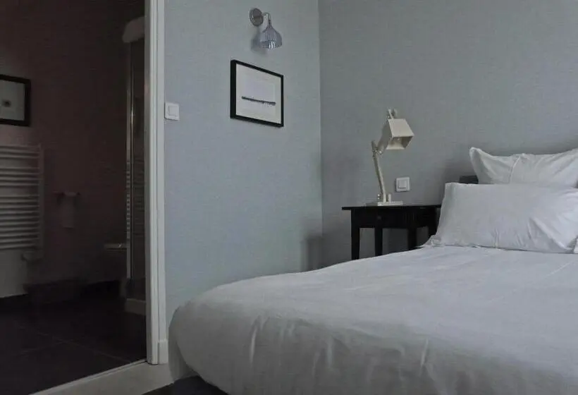 Comfort-huone, Hôtel Courtille De Solutré