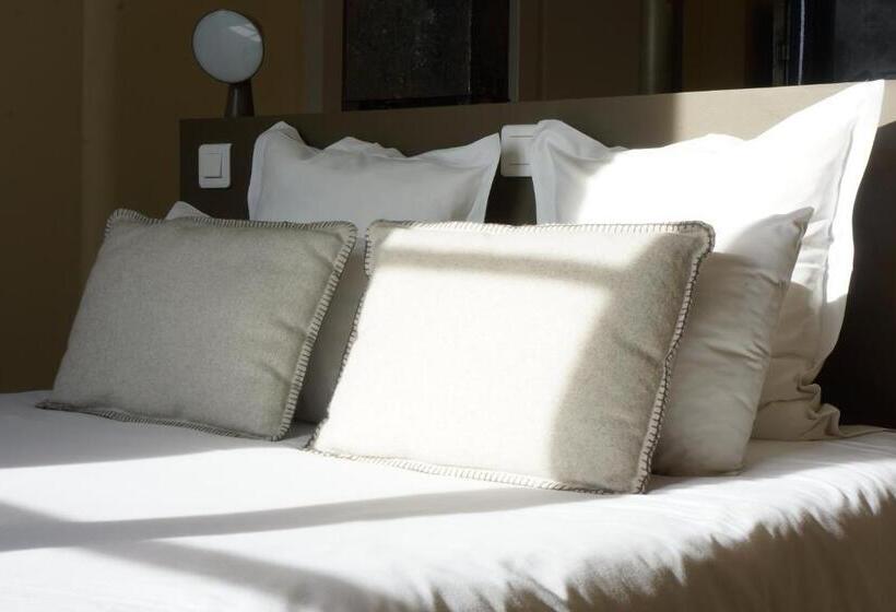 Номер Стандарт, Hôtel Courtille De Solutré