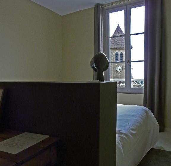 Номер Стандарт, Hôtel Courtille De Solutré