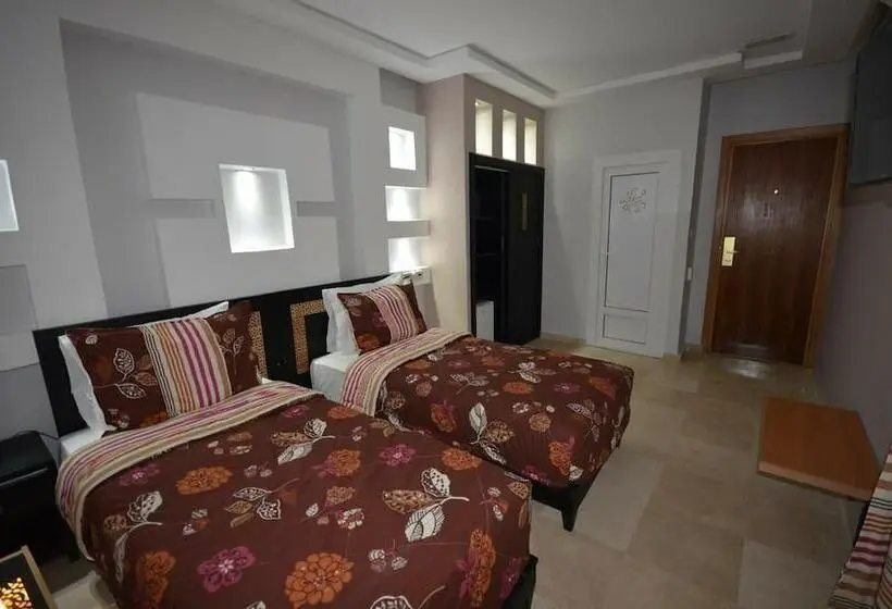 اتاق استاندارد, Hôtel Café Restaurant Pyramides