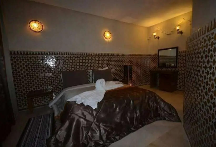 اتاق استاندارد, Hôtel Café Restaurant Pyramides
