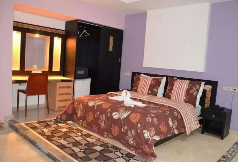 اتاق استاندارد, Hôtel Café Restaurant Pyramides