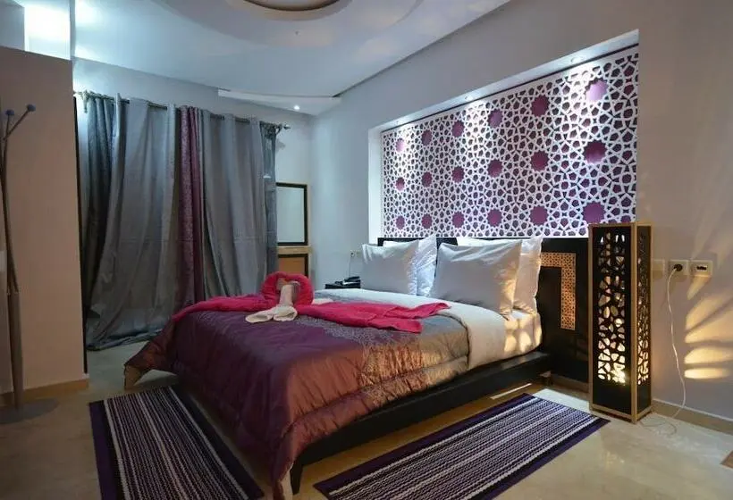 اتاق استاندارد, Hôtel Café Restaurant Pyramides