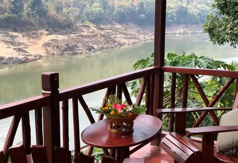 اتاق استاندارد سه تخته با چشمانداز, Mekong Riverside Lodge