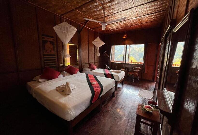 景色の見えるトリプルスタンダードルーム, Mekong Riverside Lodge
