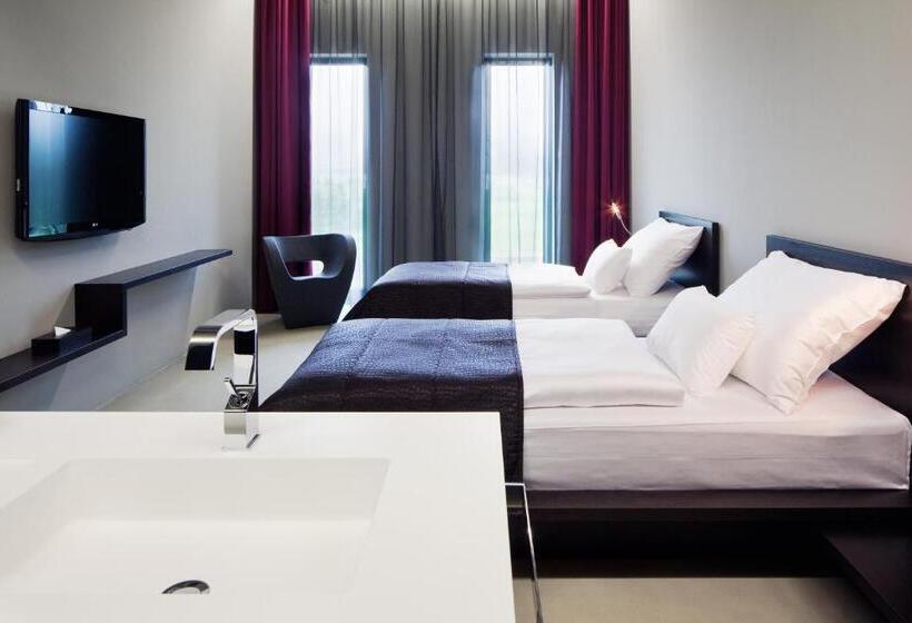 اتاق لوکس, Miura