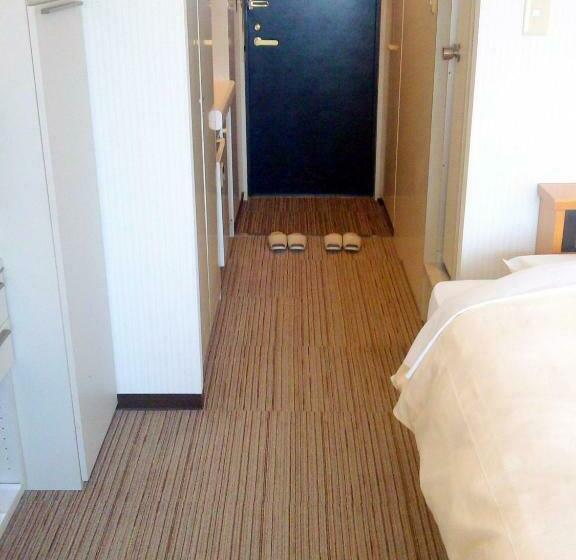 חדר סטנדרט, Okaya Central