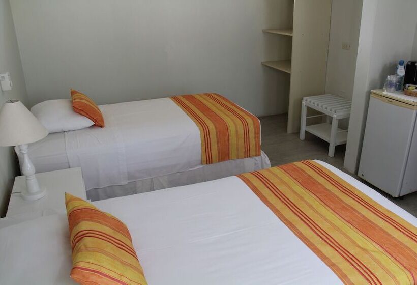 בונגלו משפחתי, Punta Sal Suites & Bungalows Resort