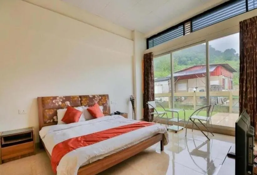 Villa 3 Makuuhuonetta, Rainforest Resort And Spa, Igatpuri