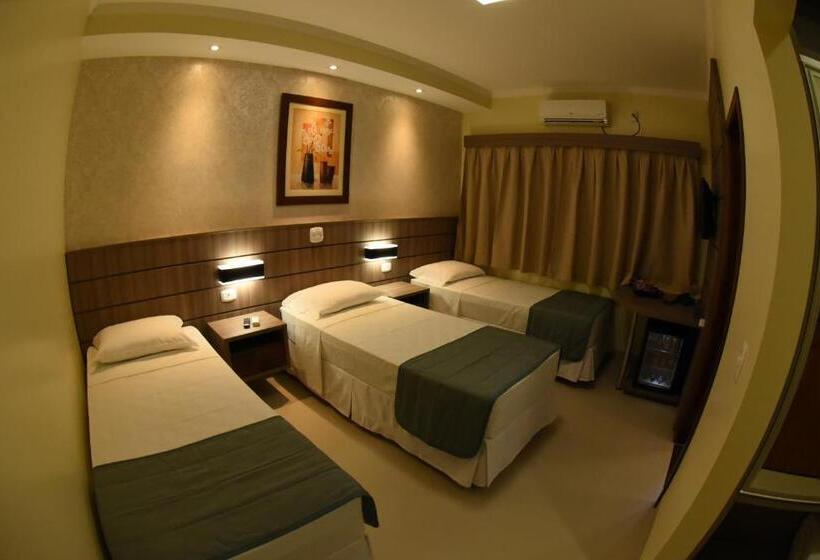 غرفة قياسية ثلاثية, Caleche Park