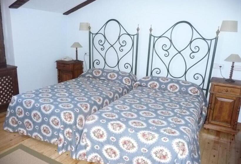 غرفة قياسية, Casas Del Sevillano