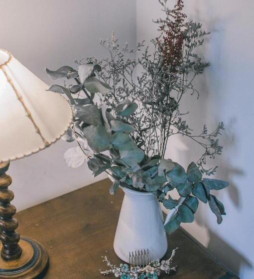 غرفة قياسية ثلاثية, Casas Del Sevillano