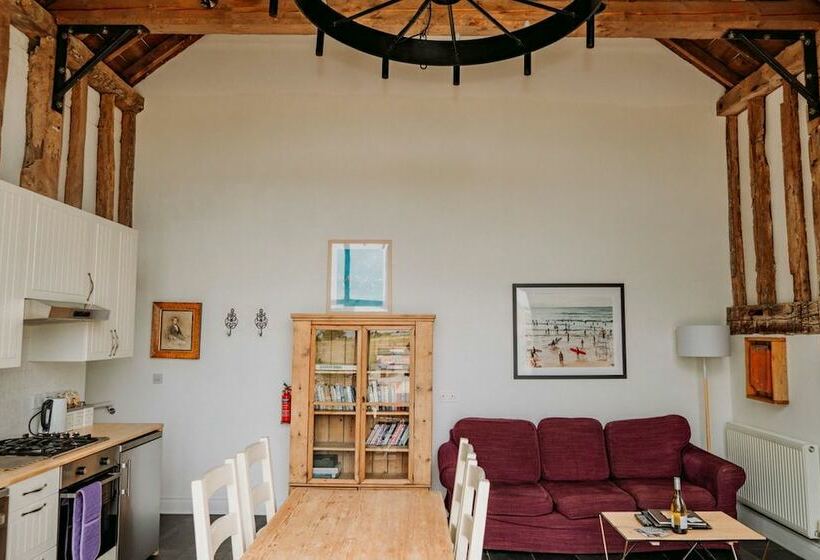 Вилла 2 Спальни, Creeksea Place Barns