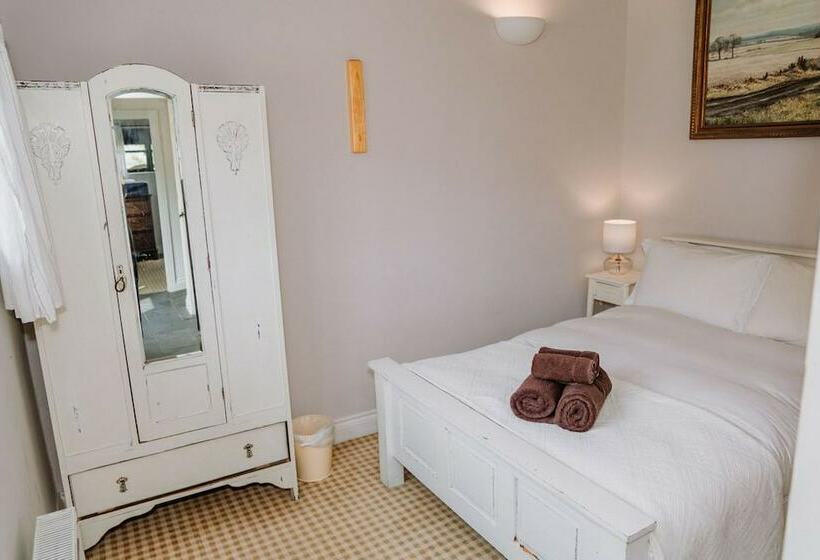 Вилла 2 Спальни, Creeksea Place Barns