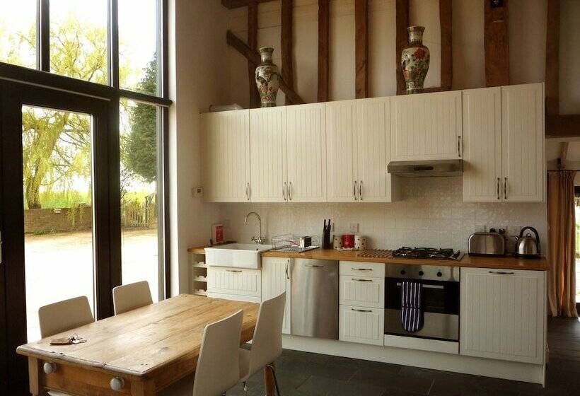 Вилла 2 Спальни, Creeksea Place Barns