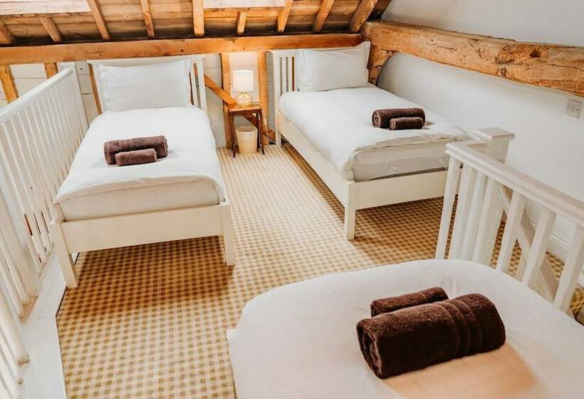 Вилла 2 Спальни, Creeksea Place Barns