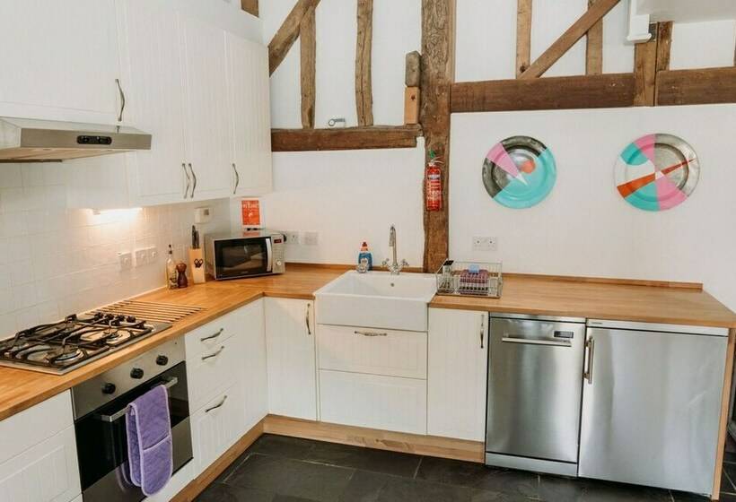 Вилла 2 Спальни, Creeksea Place Barns