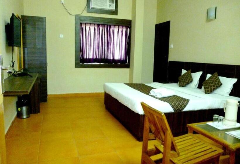 חדר אקזקיוטיב, Empire Gandhidham