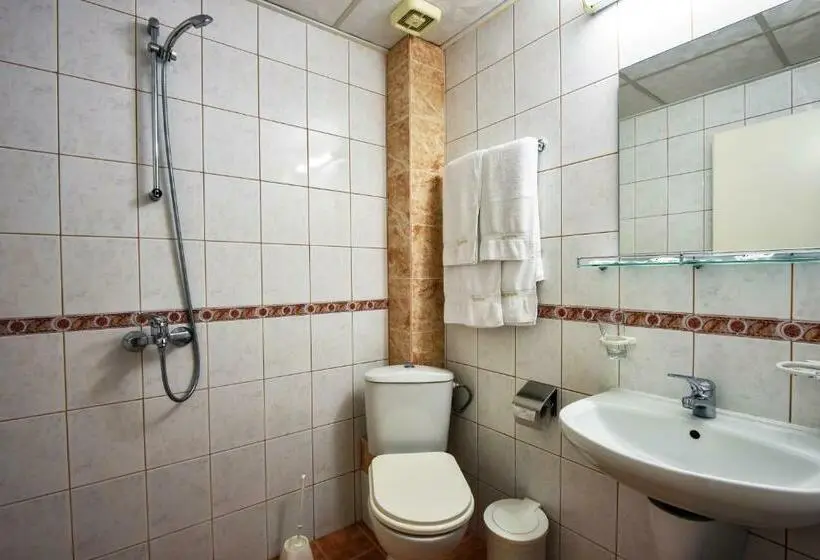 Standard Kolmen Hengen Huone, Kalina