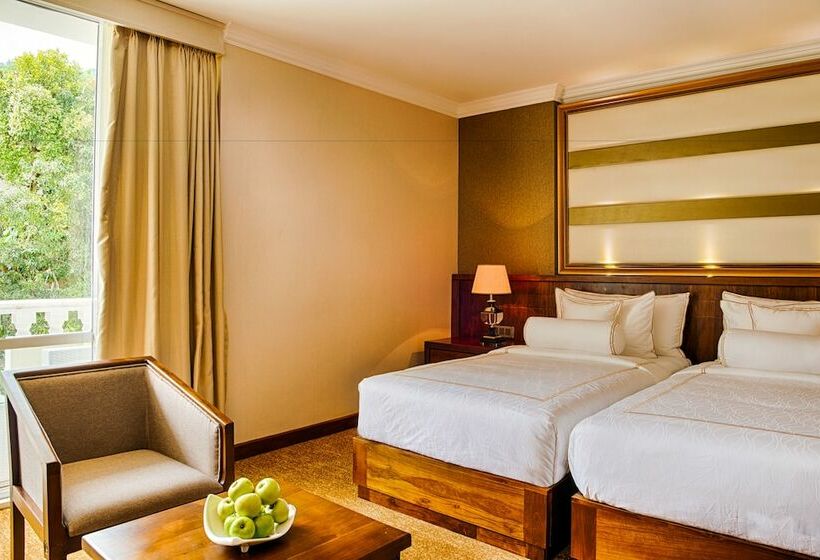 Номер Deluxe, The Golden Crown