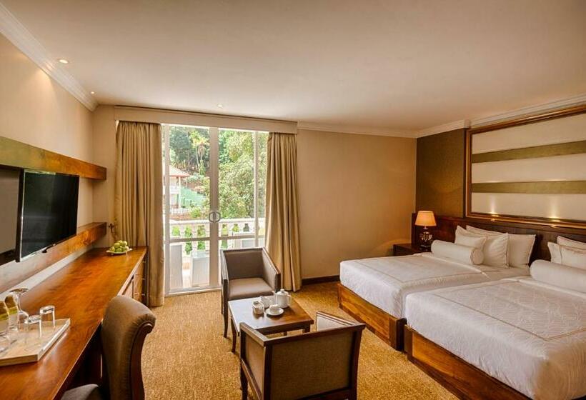 Номер Deluxe, The Golden Crown