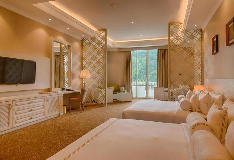 Люкс Премиум, The Golden Crown