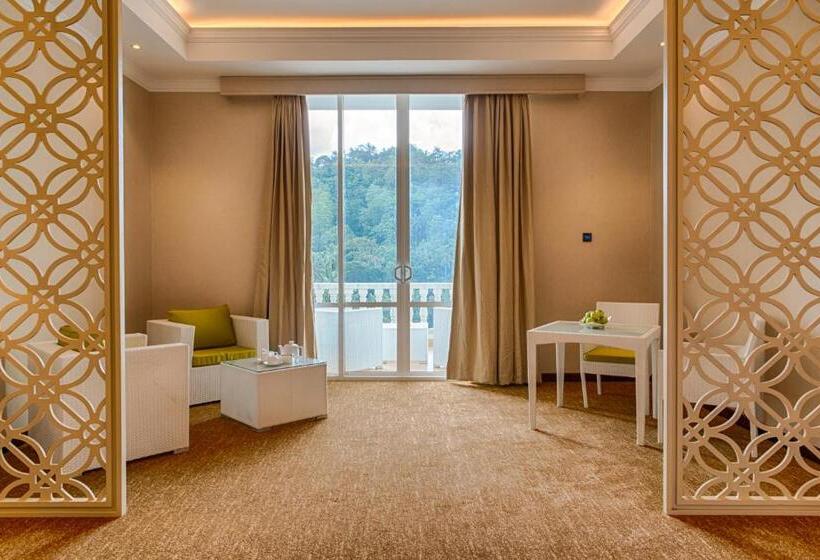 Люкс Премиум, The Golden Crown