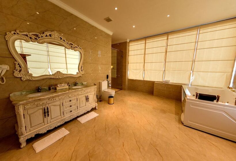 Президентский Люкс, The Golden Crown