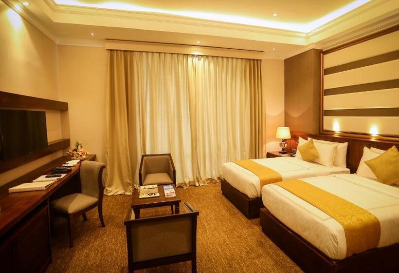 Номер Deluxe, The Golden Crown